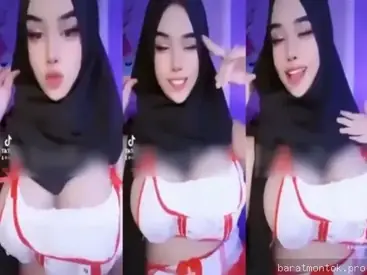 Cewek Imut Cosplay Perawat Seksi Pamer Tubuh WOT poster